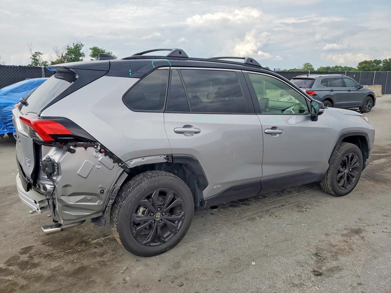 2025 TOYOTA RAV4 XSE — снимка 3