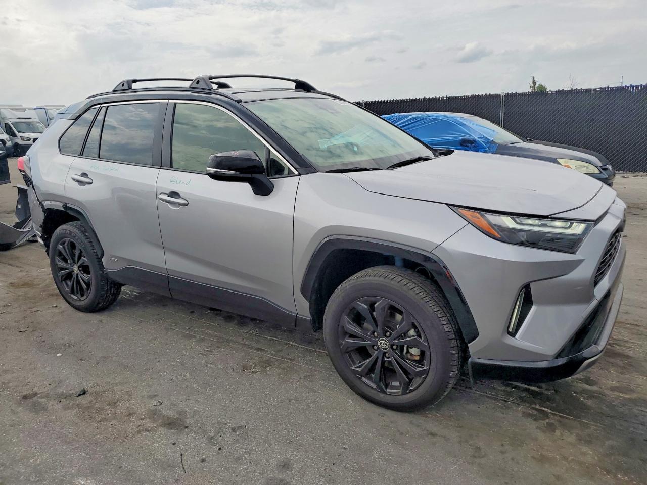 2025 TOYOTA RAV4 XSE — снимка 4