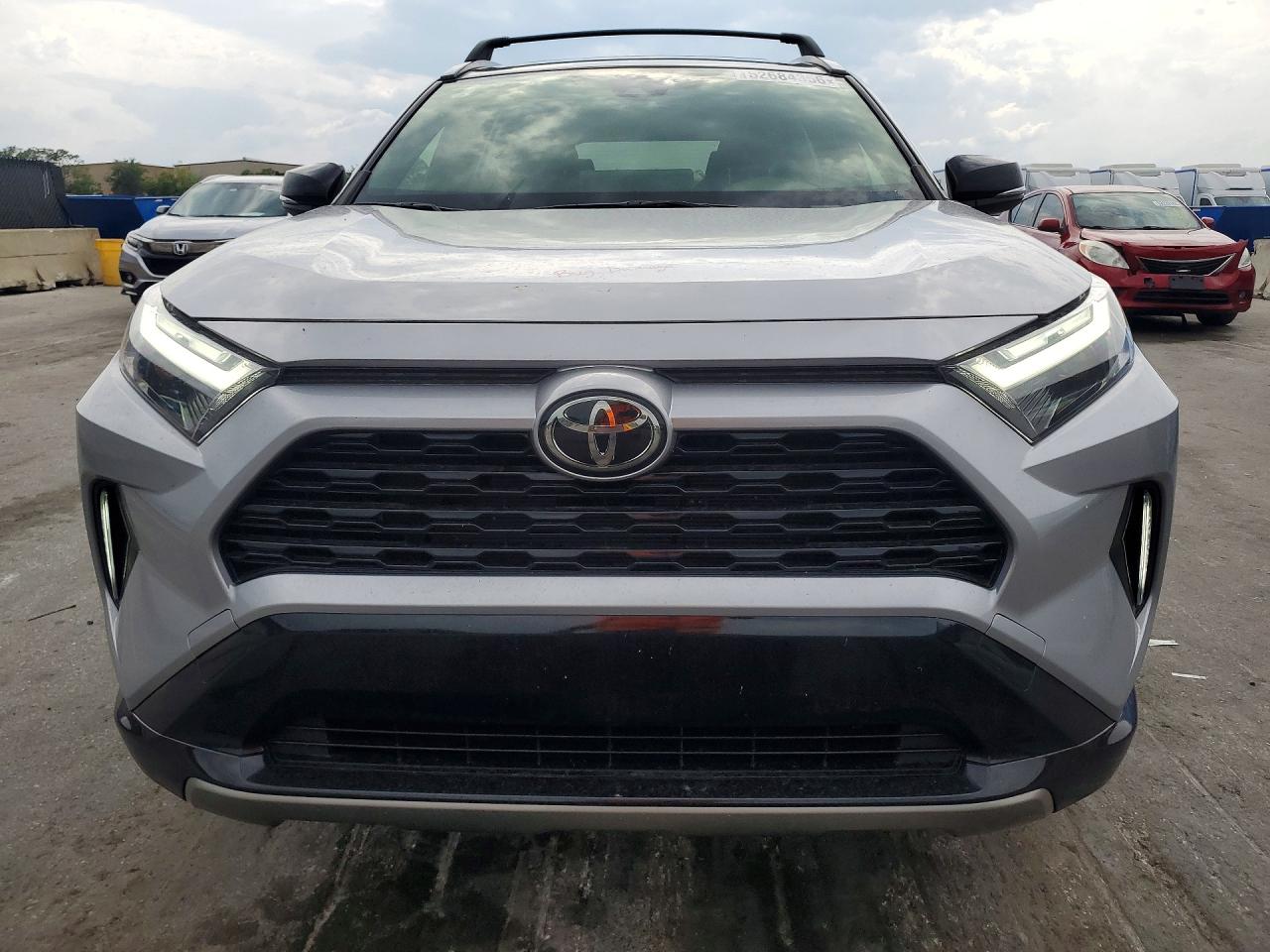 2025 TOYOTA RAV4 XSE — снимка 5