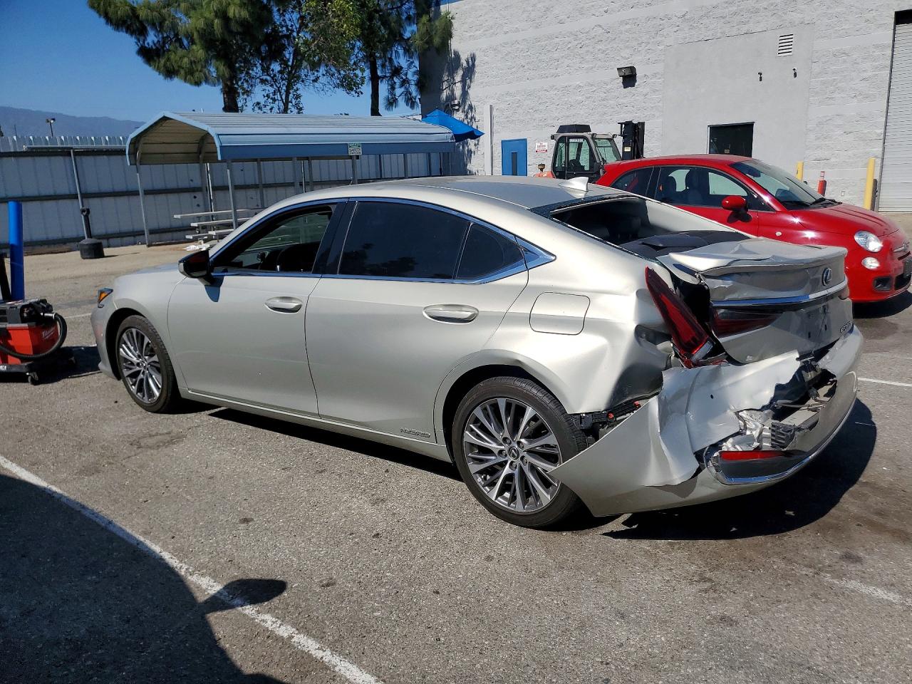 2020 LEXUS ES 300H — снимка 2