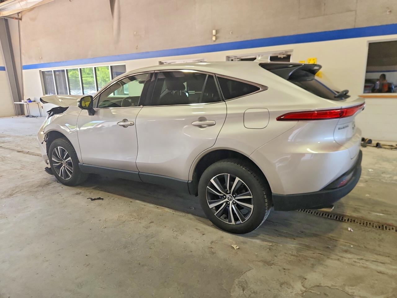 2021 TOYOTA VENZA LE — снимка 2