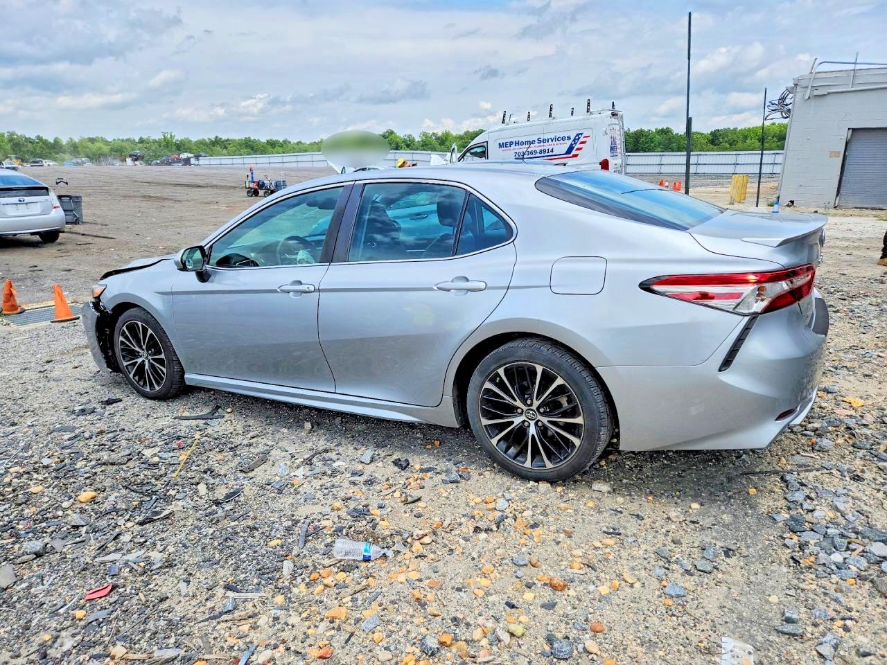 2018 TOYOTA CAMRY SE — снимка 2