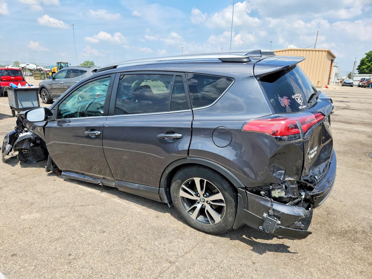 2018 TOYOTA RAV4 XLE — снимка 2