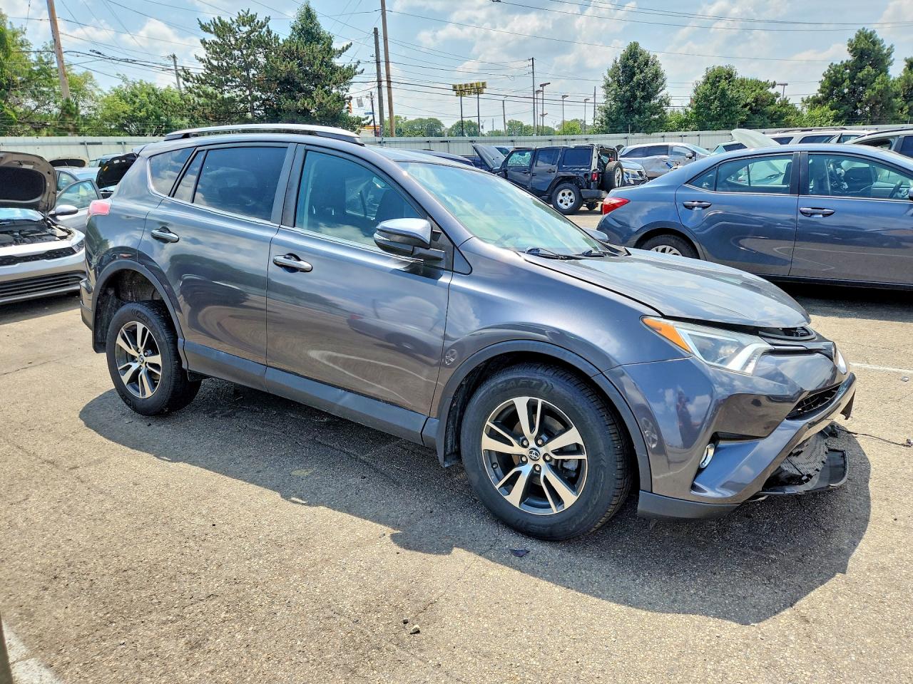 2018 TOYOTA RAV4 XLE — снимка 4