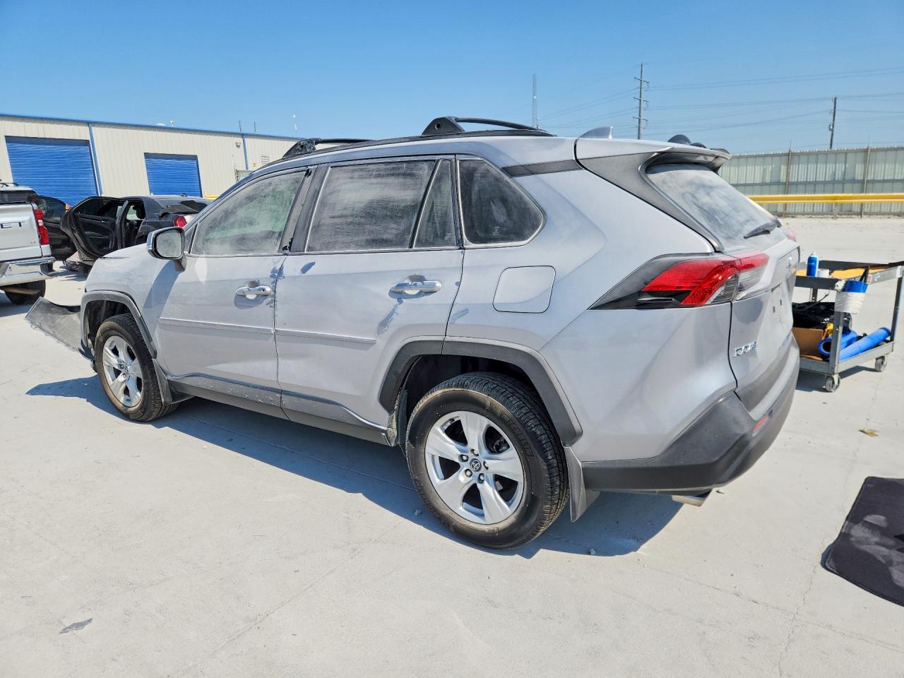 2019 TOYOTA RAV4 XLE — снимка 2