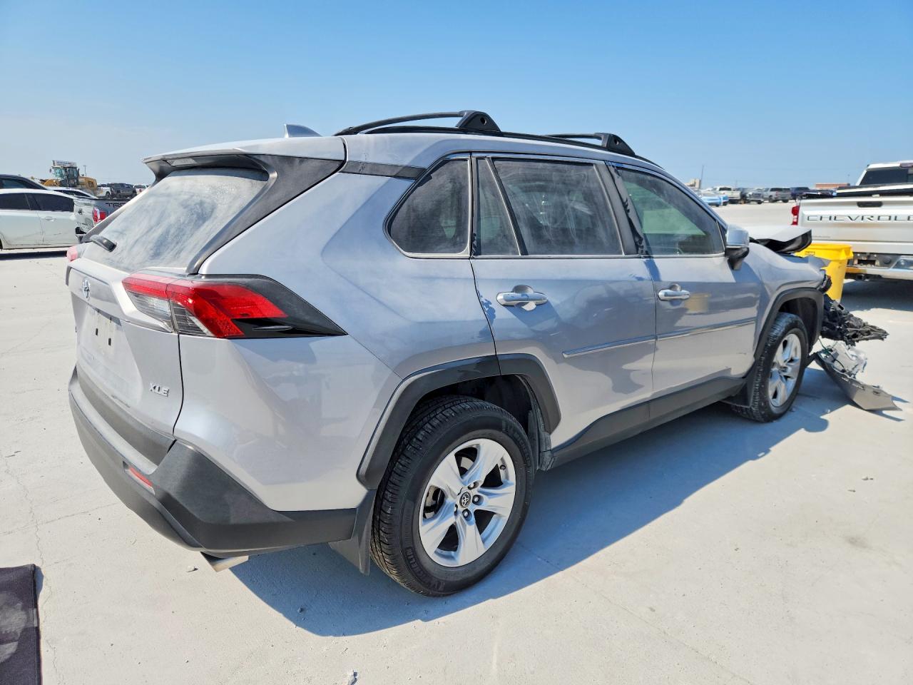 2019 TOYOTA RAV4 XLE — снимка 3