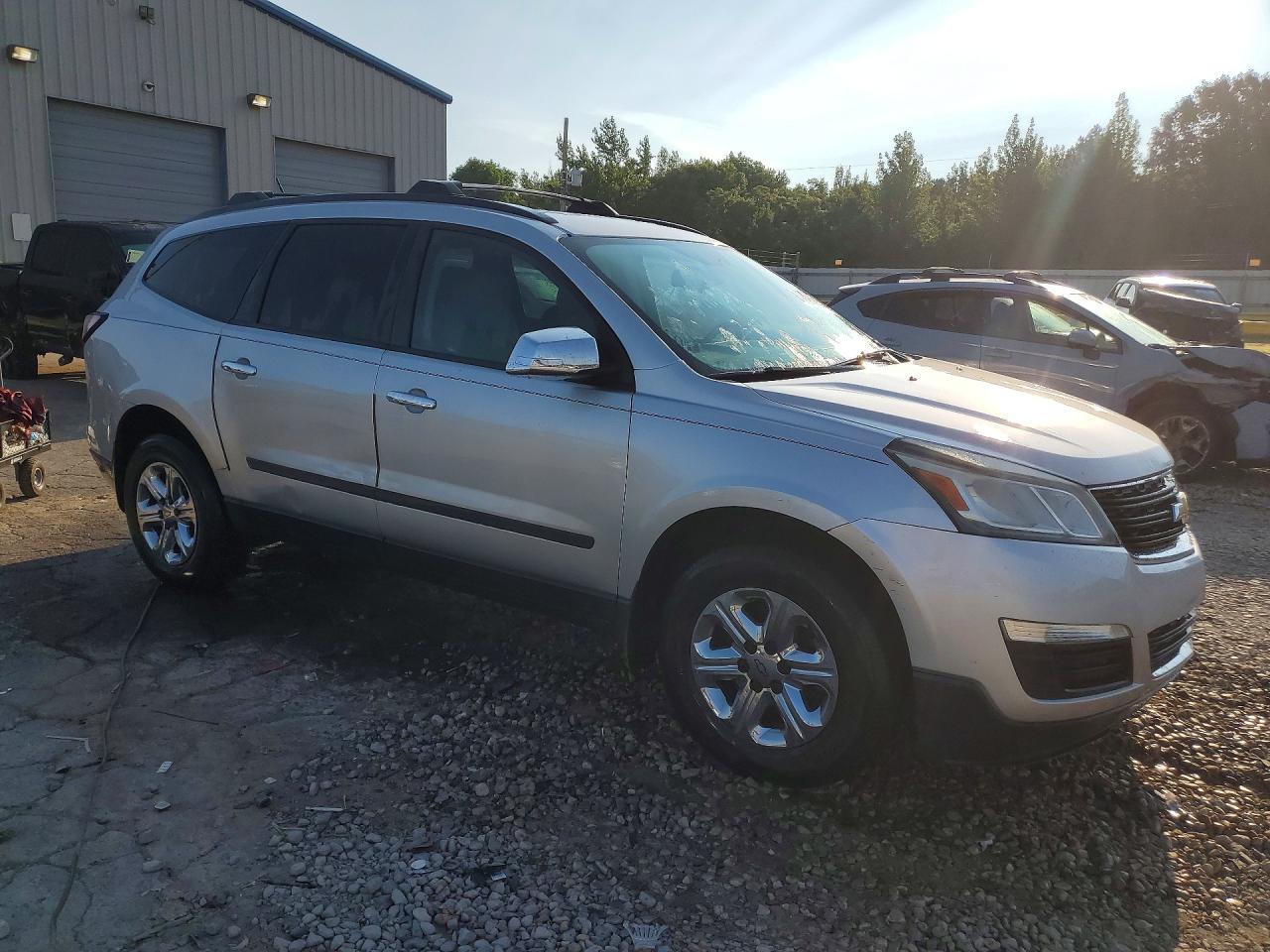 2016 CHEVROLET TRAVERSE LS — снимка 4