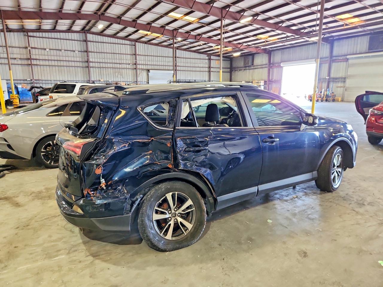 2017 TOYOTA RAV4 XLE — снимка 3