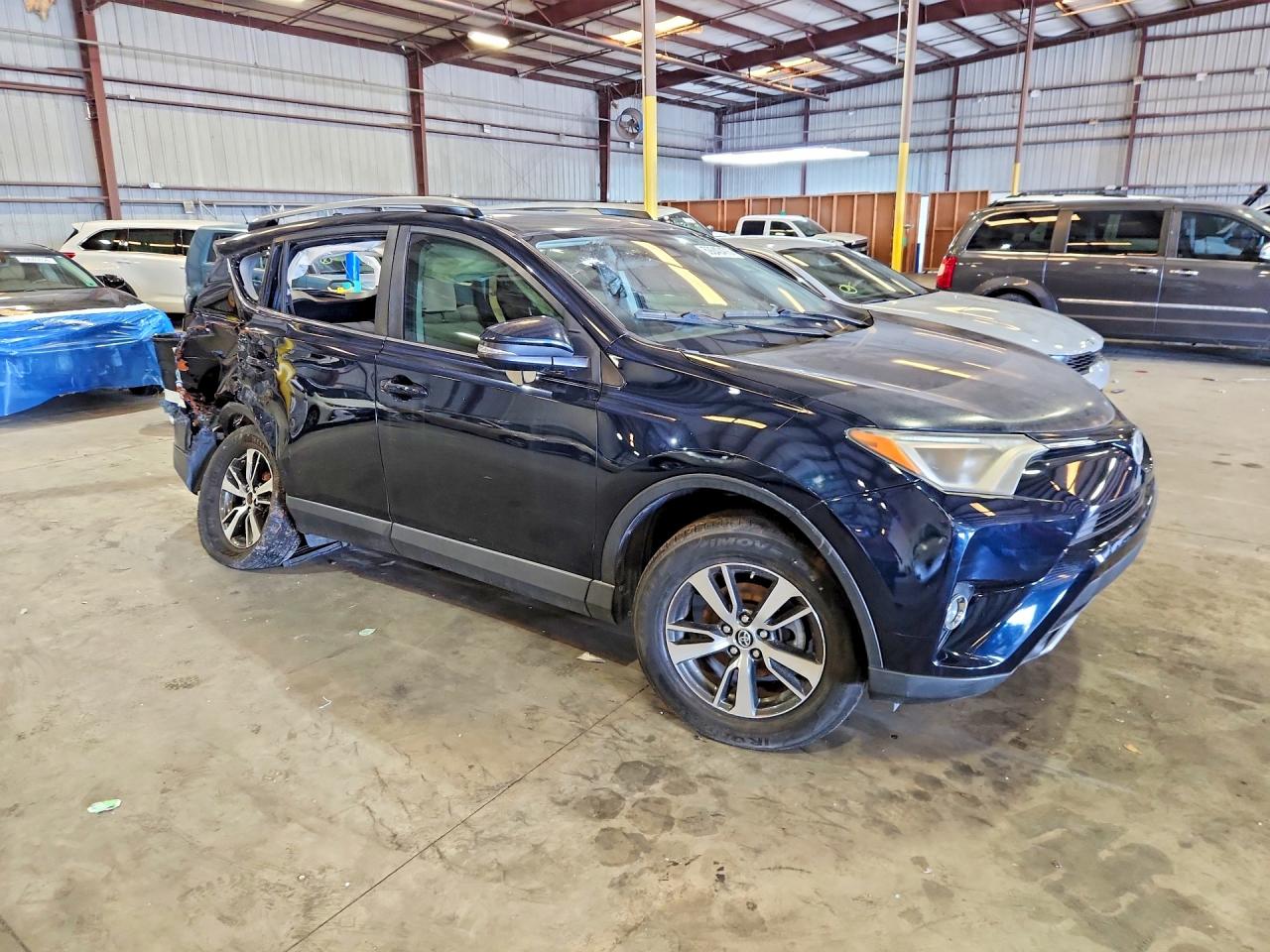 2017 TOYOTA RAV4 XLE — снимка 4
