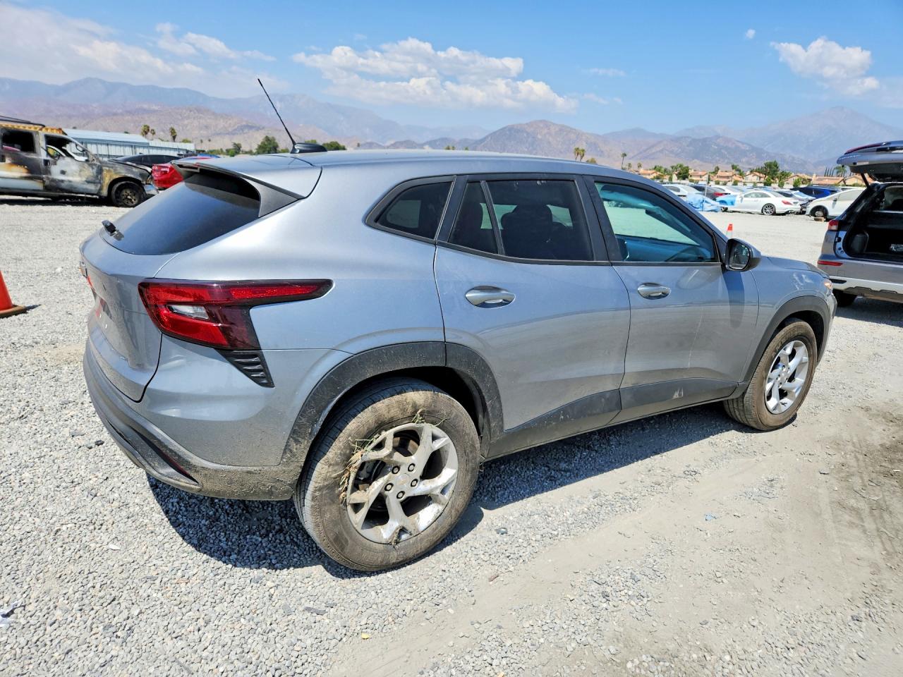2024 CHEVROLET TRAX LS — снимка 3