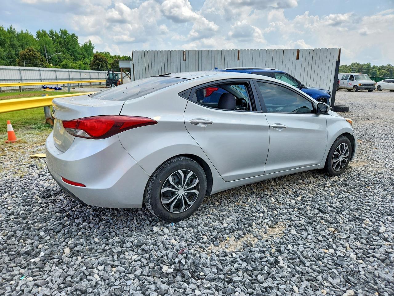 2016 HYUNDAI ELANTRA SE — снимка 3