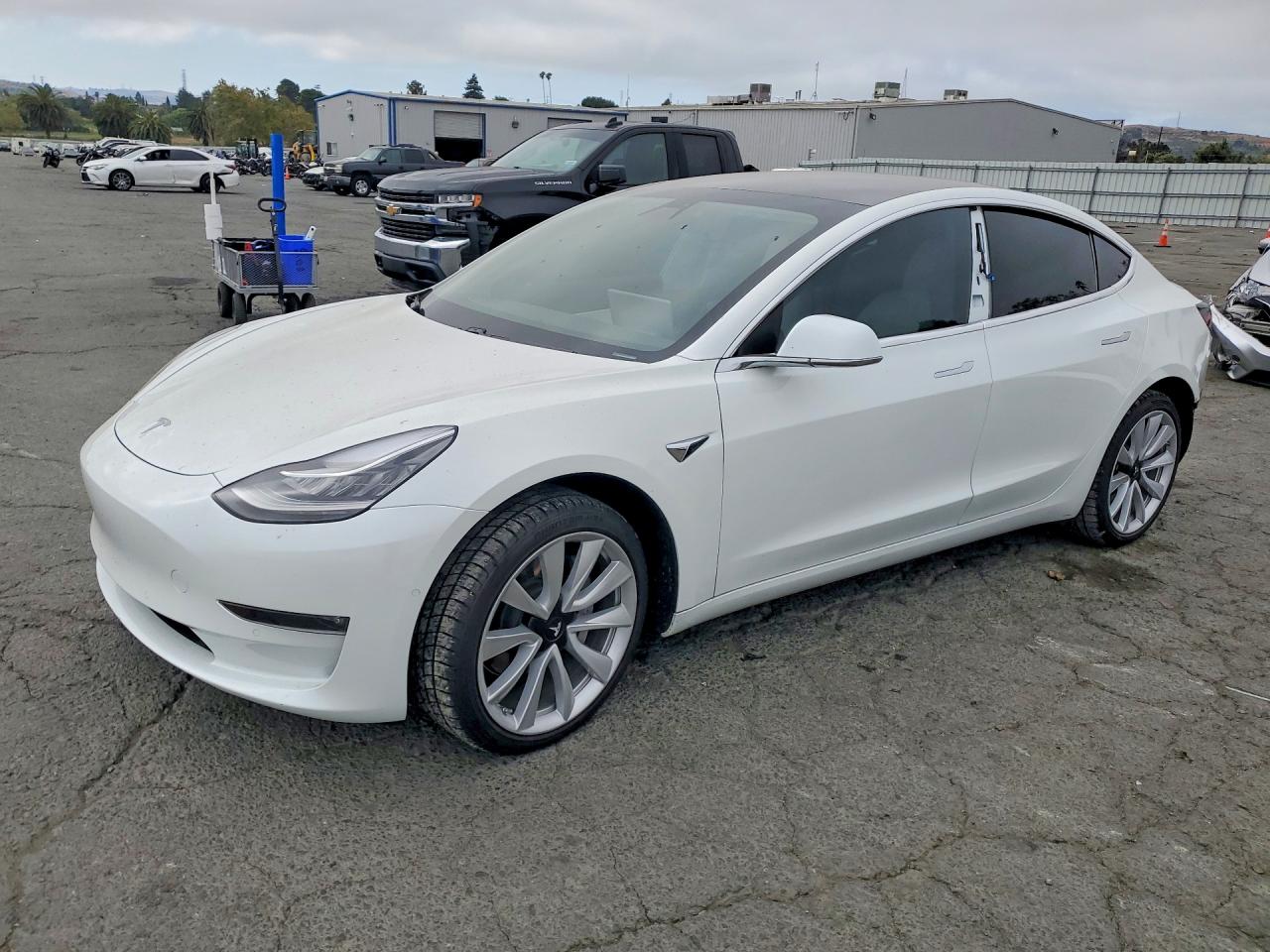 2018 TESLA MODEL 3