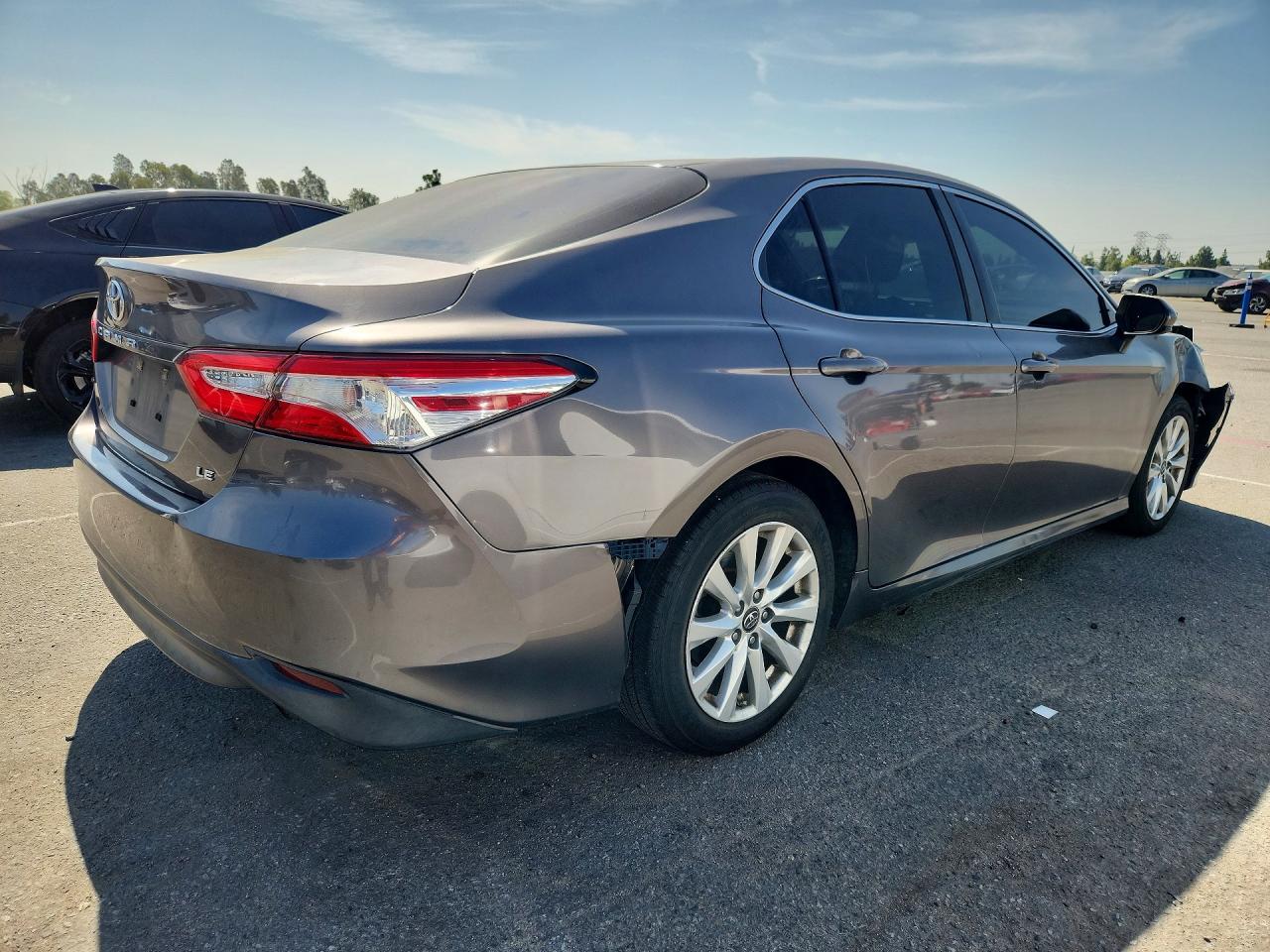 2018 TOYOTA CAMRY L/LE/XLE/SE — снимка 3