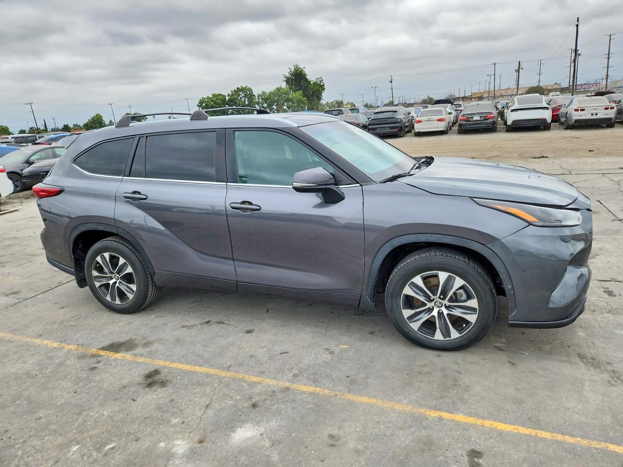 2023 TOYOTA HIGHLANDER XLE — снимка 4