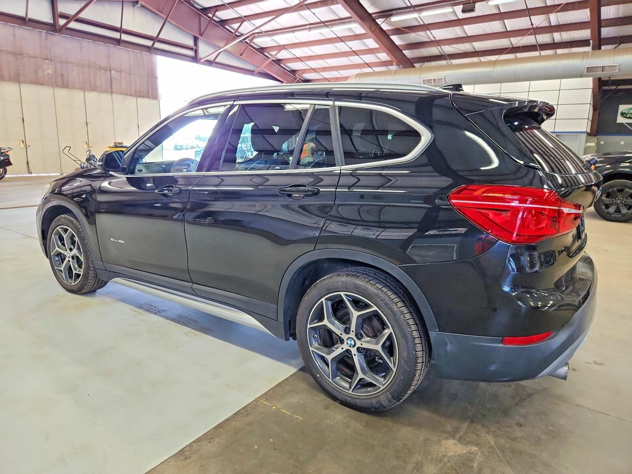 2017 BMW X1 XDRIVE28I — снимка 2