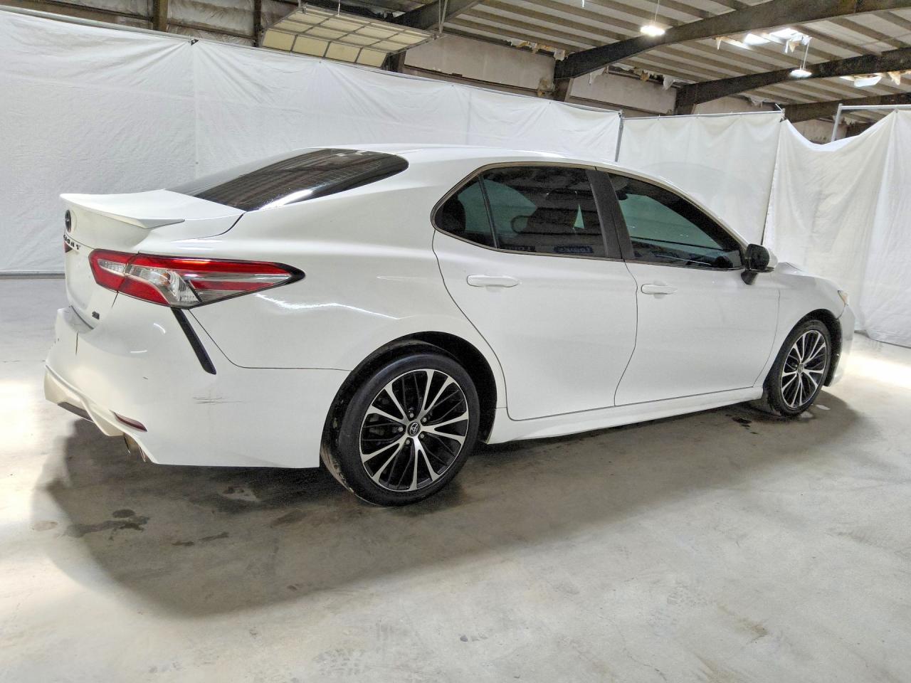 2018 TOYOTA CAMRY SE — снимка 3