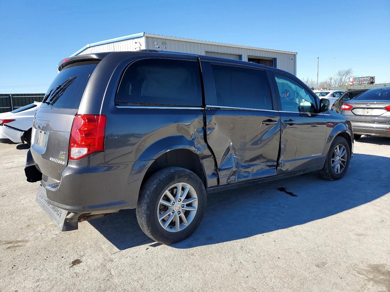 2019 DODGE GRAND CARAVAN SXT — снимка 3