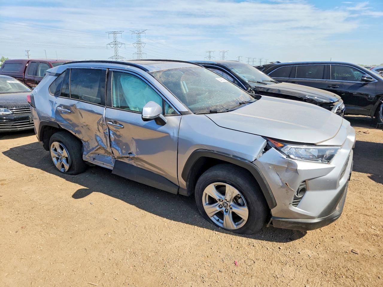 2020 TOYOTA RAV4 XLE — снимка 4