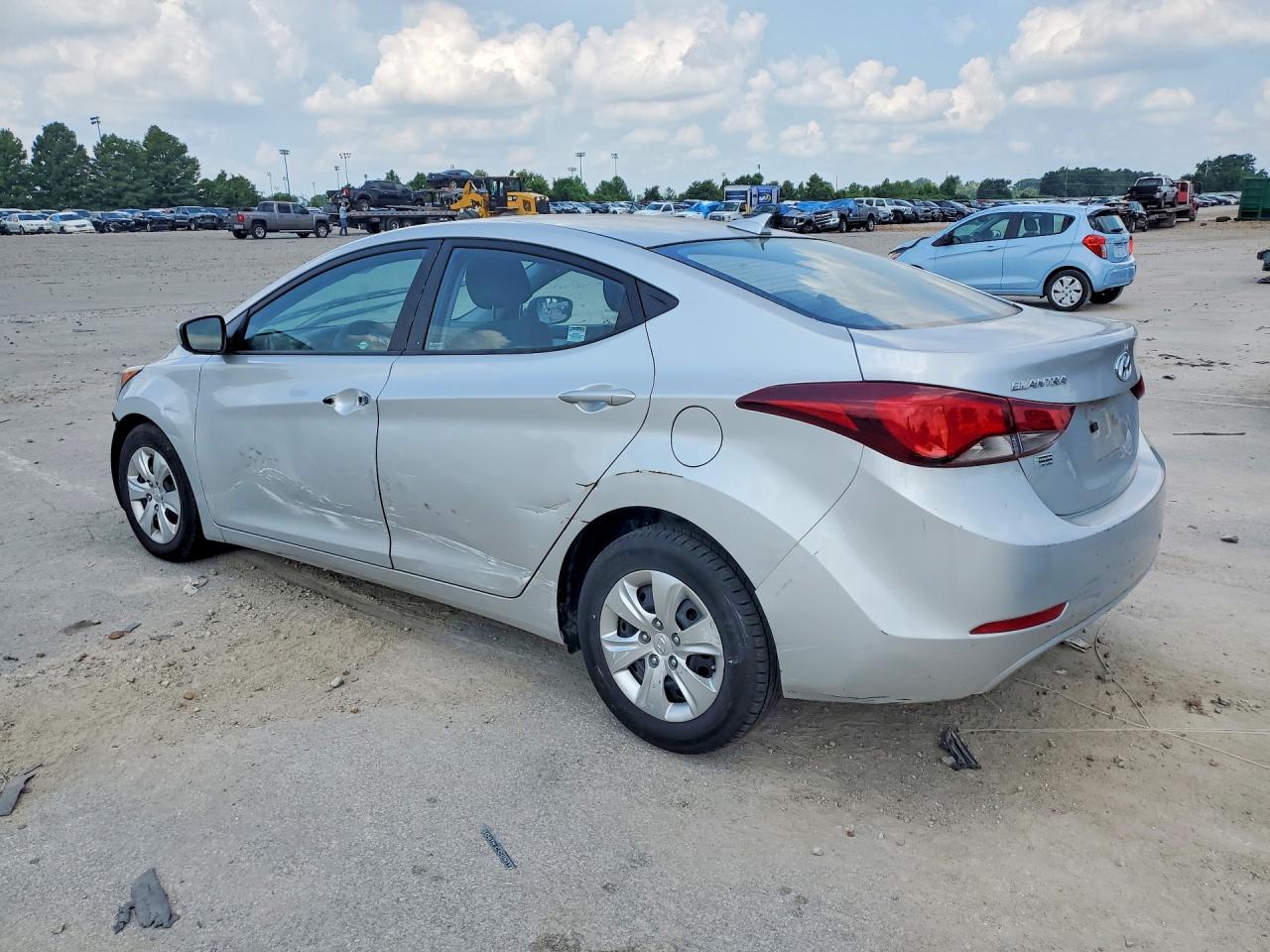 2016 HYUNDAI ELANTRA SE — снимка 2
