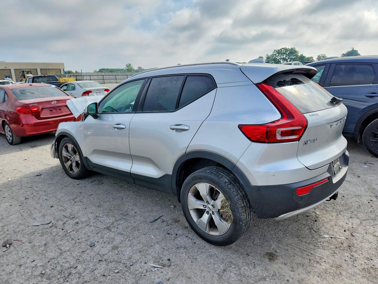 2019 VOLVO XC40 T4 MOMENTUM — снимка 2