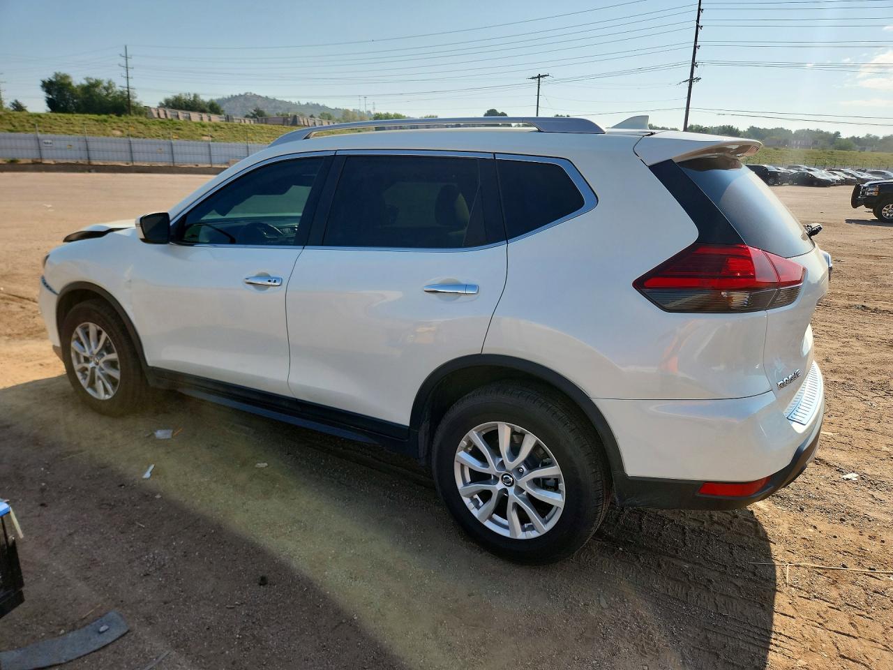 2017 NISSAN ROGUE SV — снимка 2