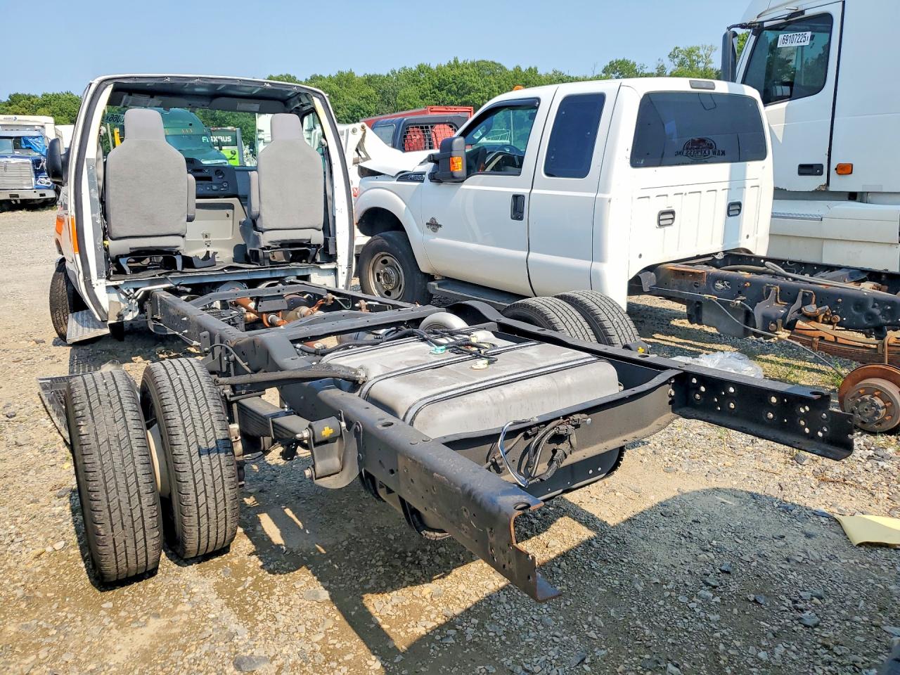 2025 FORD ECONOLINE E450 SUPER DUTY CUTAWAY VAN — снимка 2