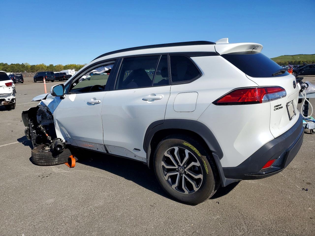 2024 TOYOTA COROLLA CROSS HYBRID SE — снимка 2