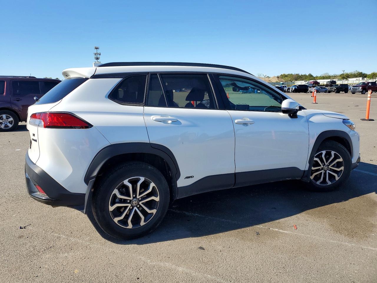 2024 TOYOTA COROLLA CROSS HYBRID SE — снимка 3