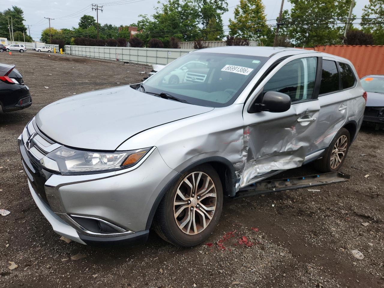 2018 MITSUBISHI OUTLANDER SE