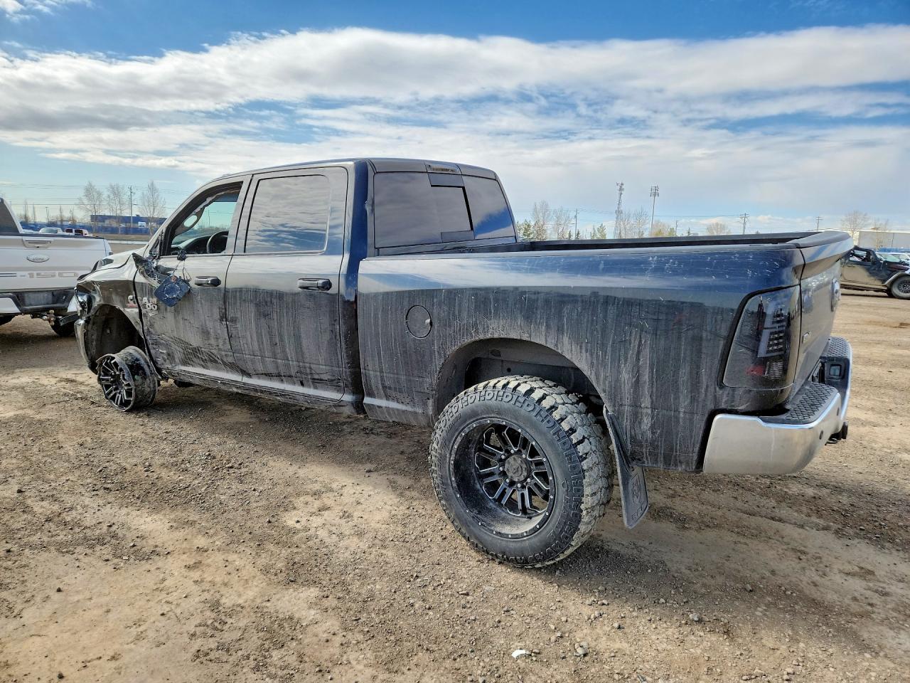 2015 RAM 3500 SLT — снимка 2