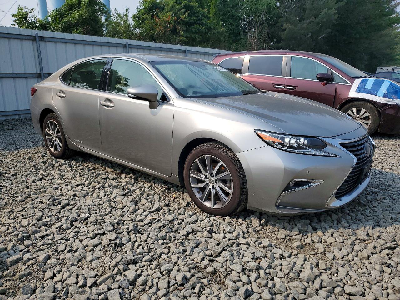 2016 LEXUS ES 300H — снимка 4