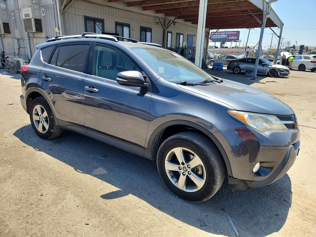 2015 TOYOTA RAV4 XLE — снимка 4