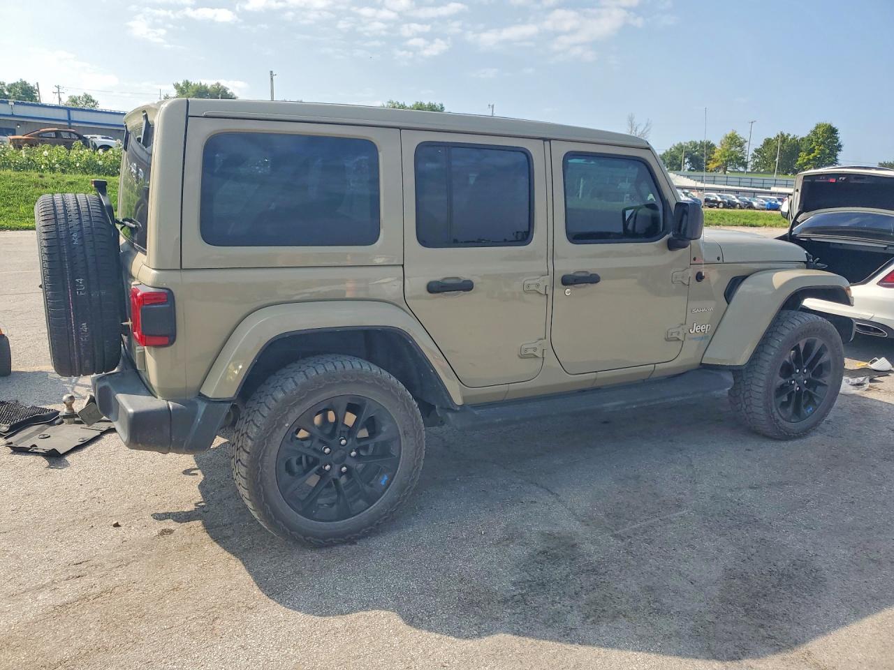 2022 JEEP WRANGLER UNLIMITED SAHARA 4XE — снимка 3