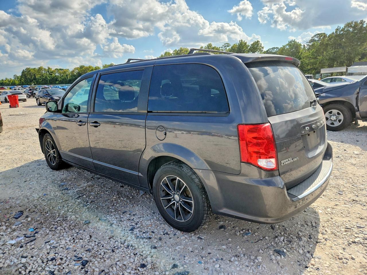 2018 DODGE GRAND CARAVAN GT — снимка 2