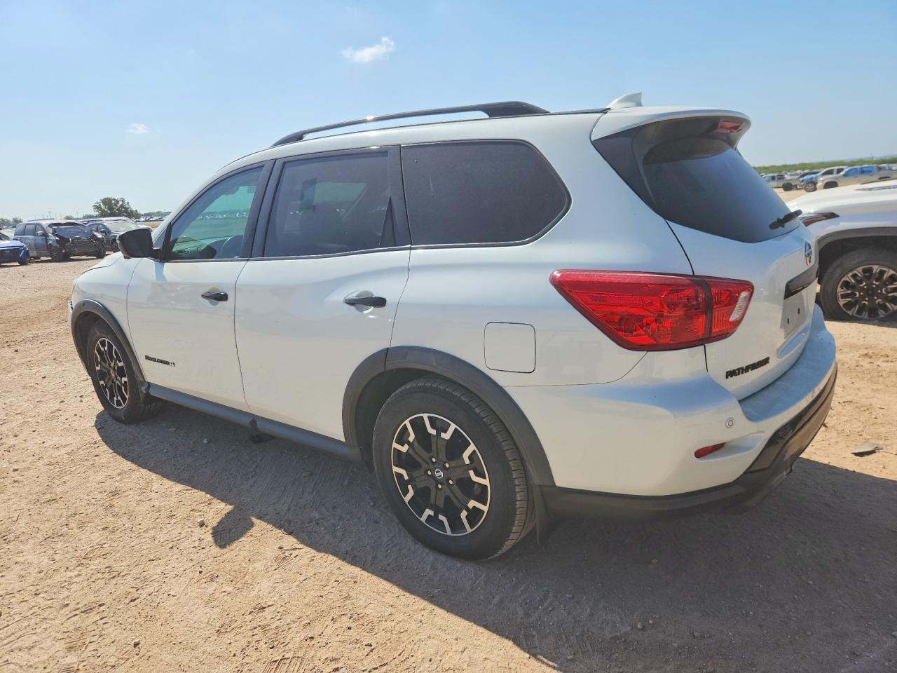 2020 NISSAN PATHFINDER SL — снимка 2