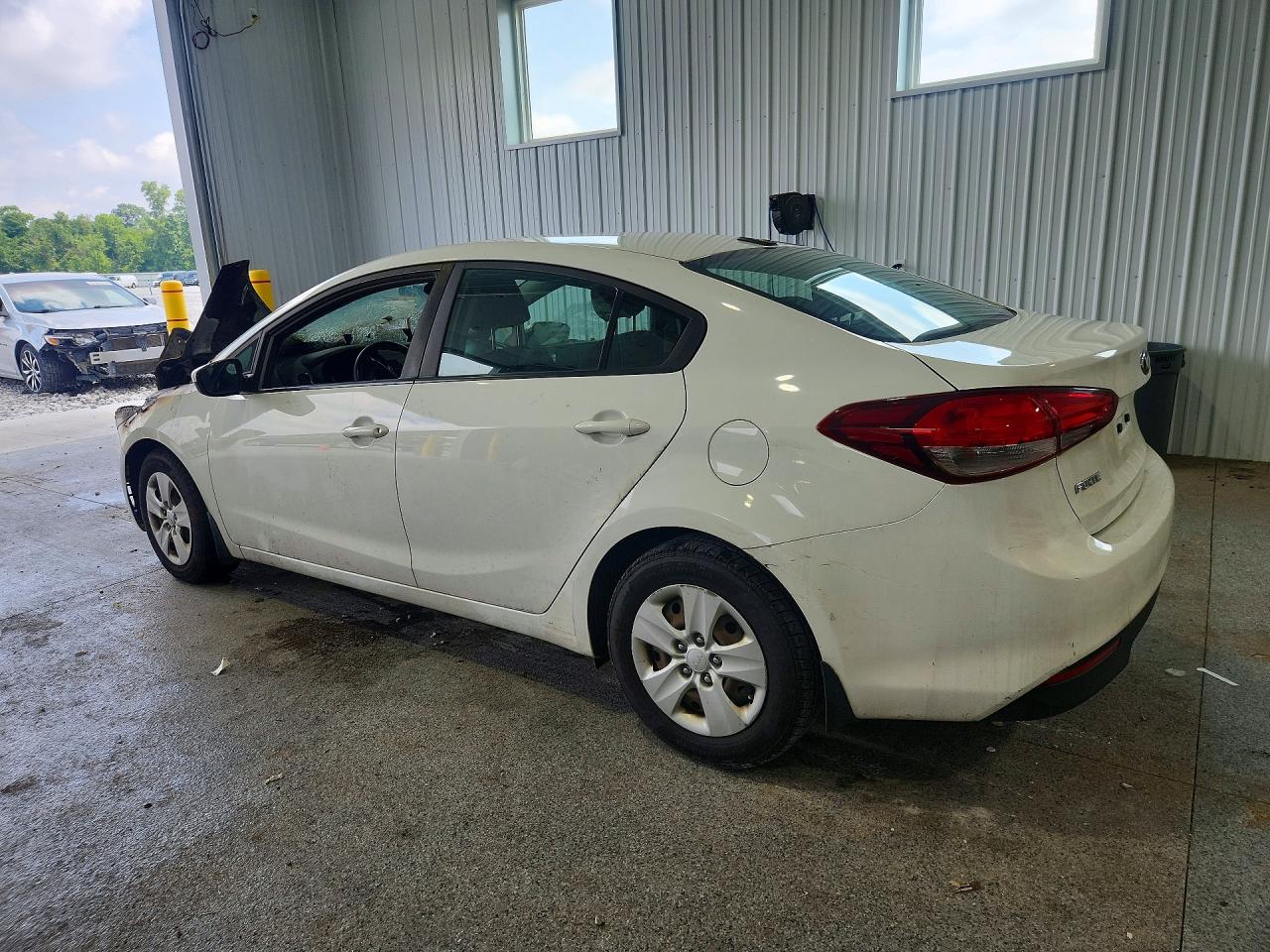 2017 KIA FORTE LX — снимка 2