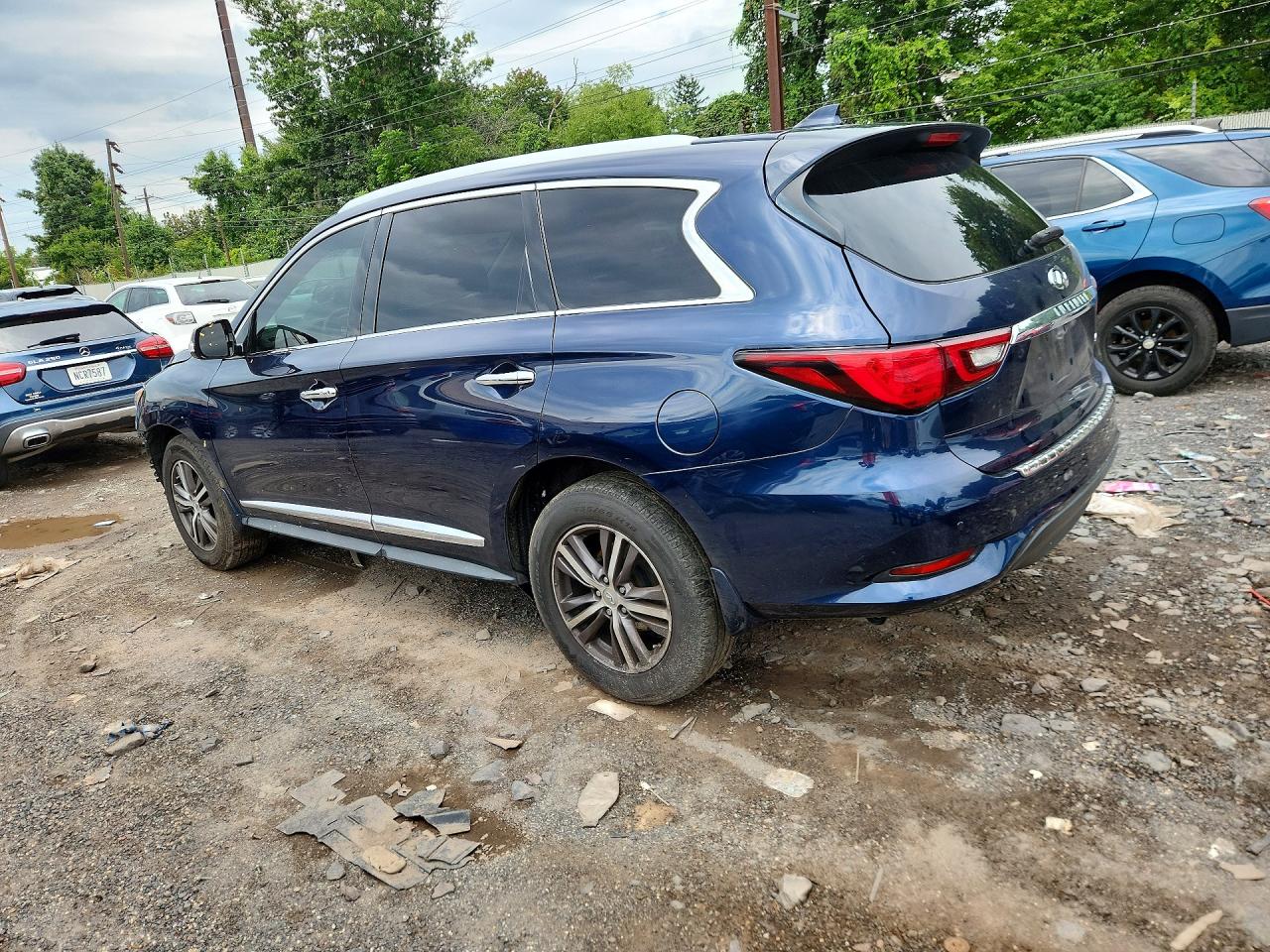 2017 INFINITI QX60 BASE — снимка 2