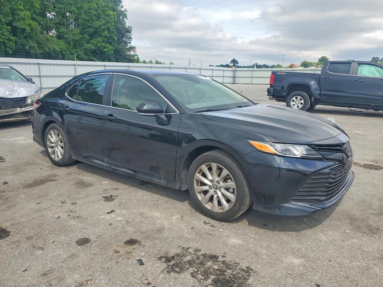 2019 TOYOTA CAMRY LE — снимка 4