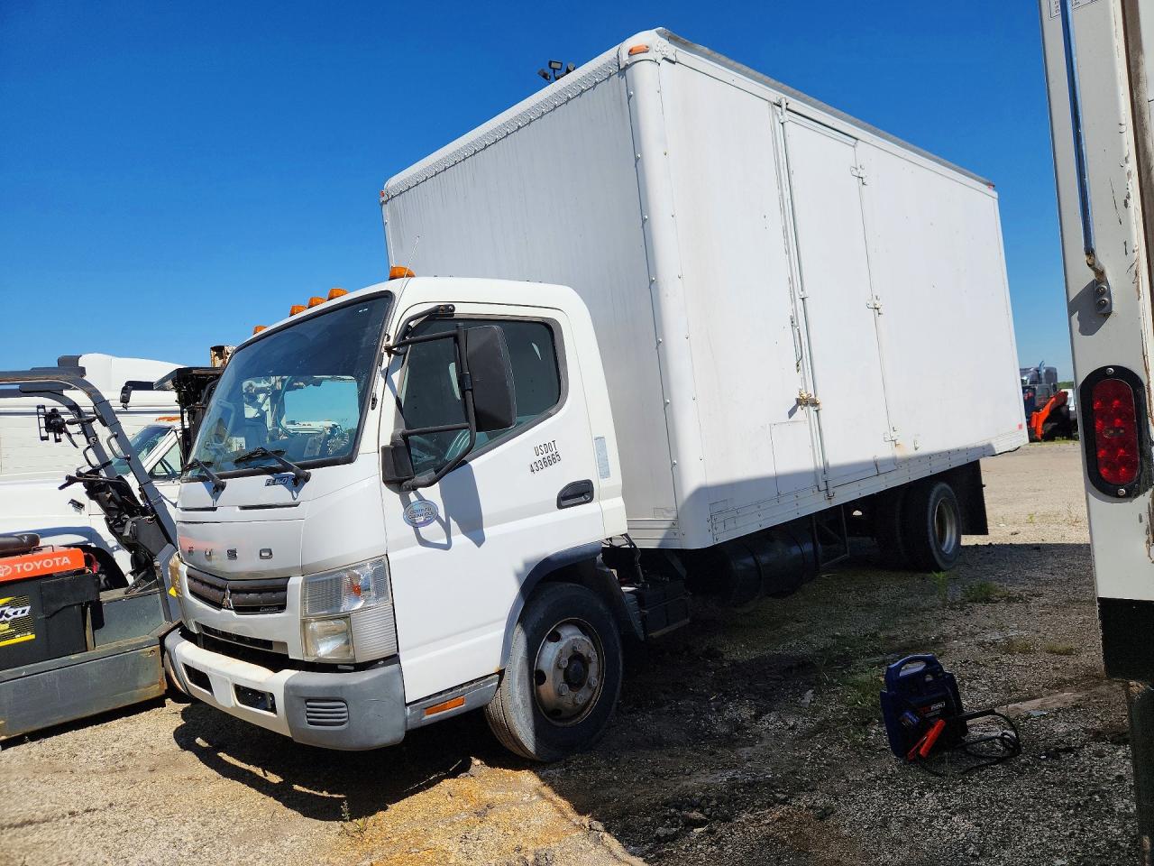 2015 MITSUBISHI FEC72S FEC72S