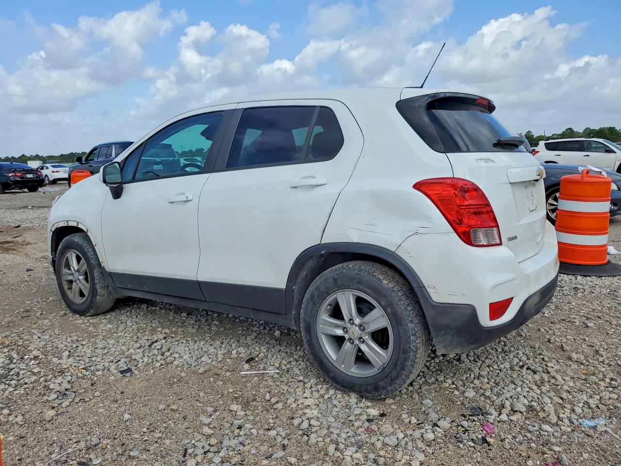 2020 CHEVROLET TRAX LS — снимка 2