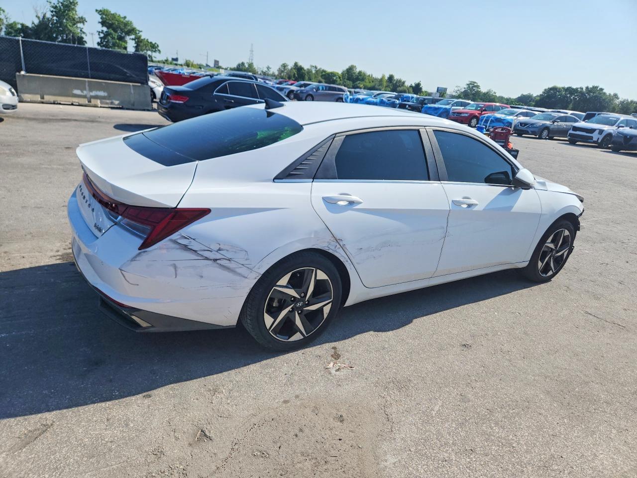 2023 HYUNDAI ELANTRA LIMITED — снимка 3