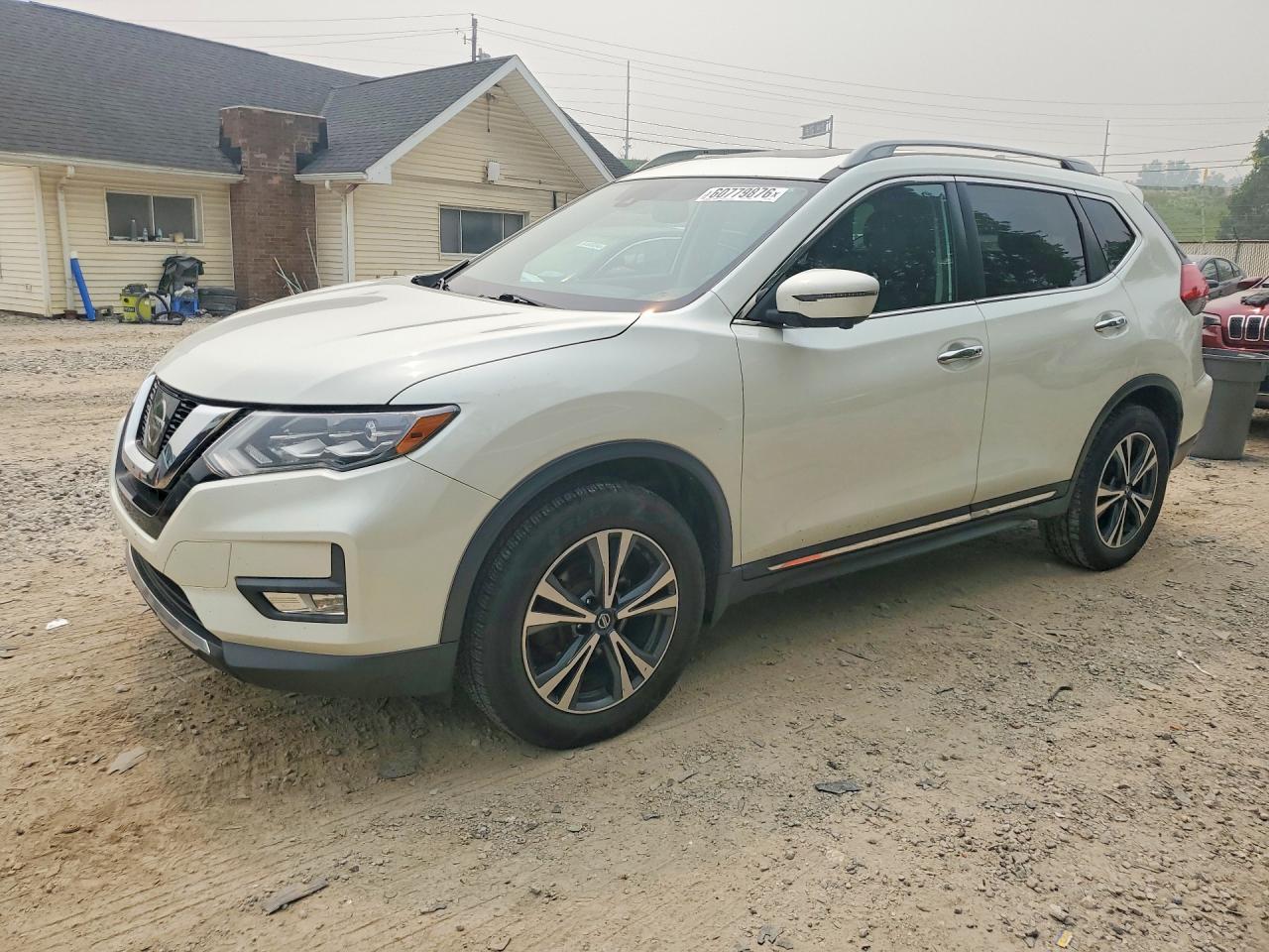 2017 NISSAN ROGUE SL