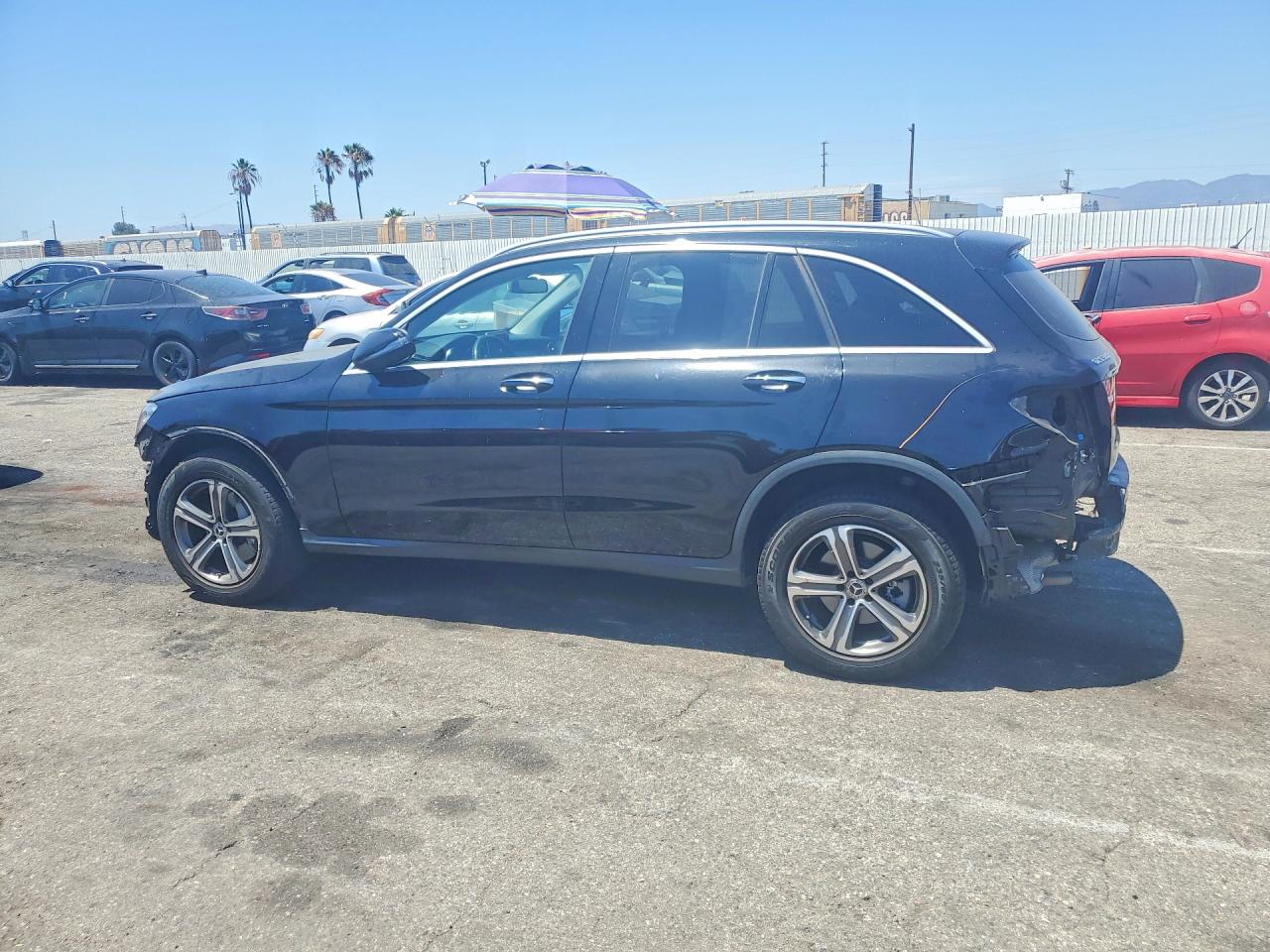 2019 MERCEDES-BENZ GLC 300 — снимка 2