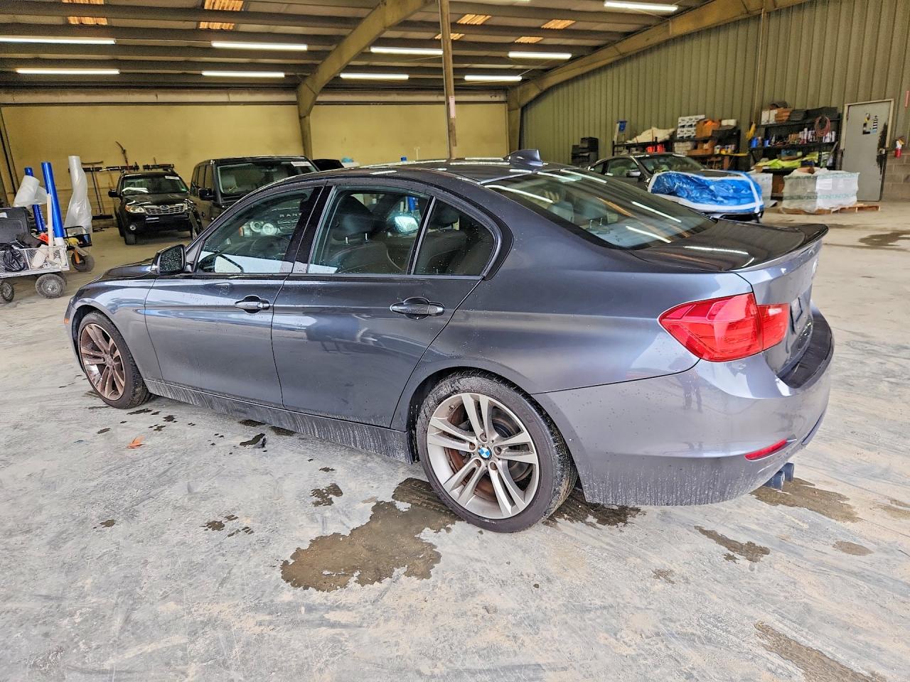 2014 BMW 328 I — снимка 2