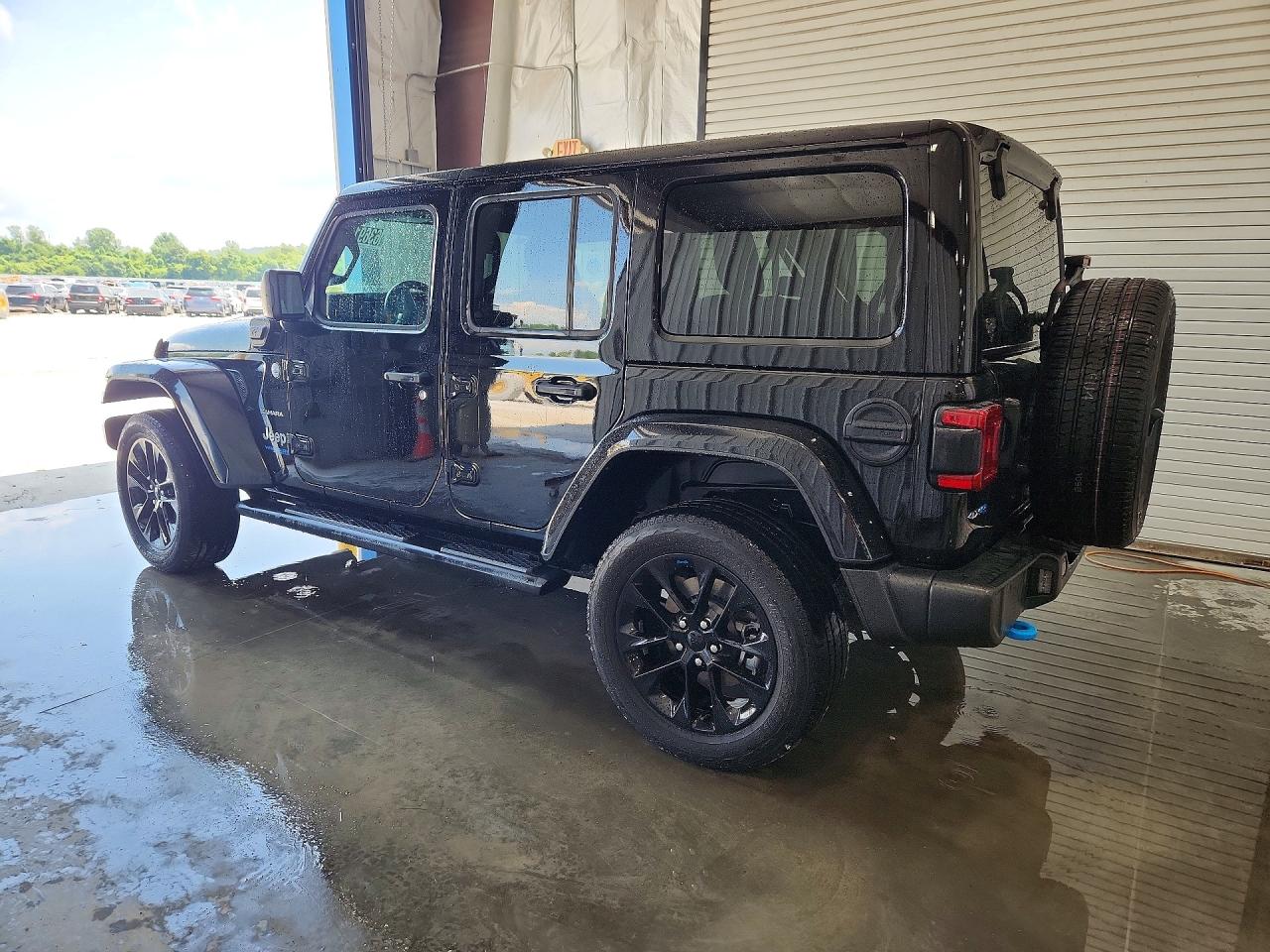 2022 JEEP WRANGLER UNLIMITED SAHARA 4XE — снимка 2