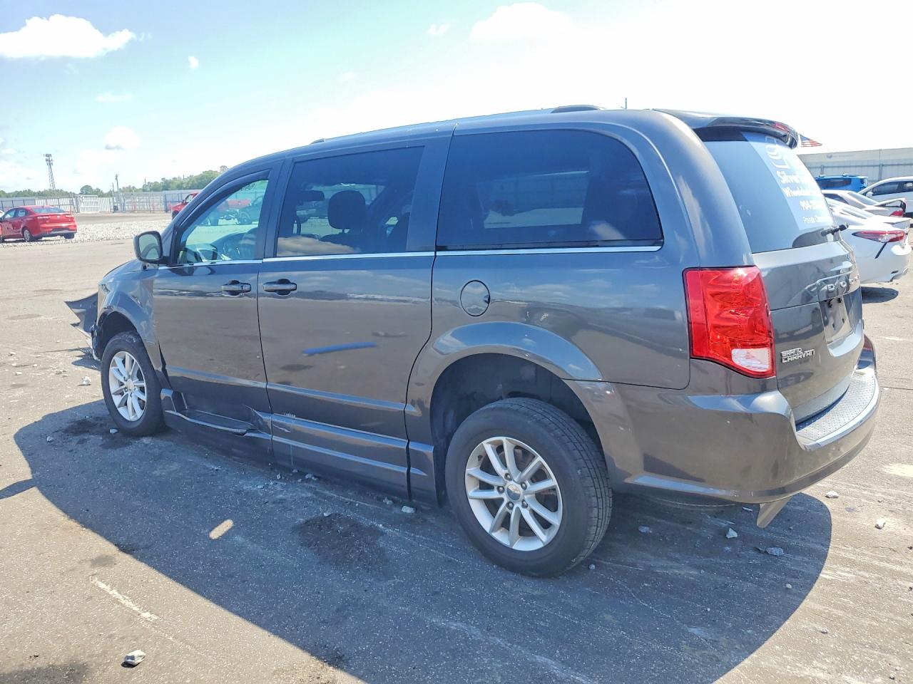 2018 DODGE GRAND CARAVAN SXT — снимка 2