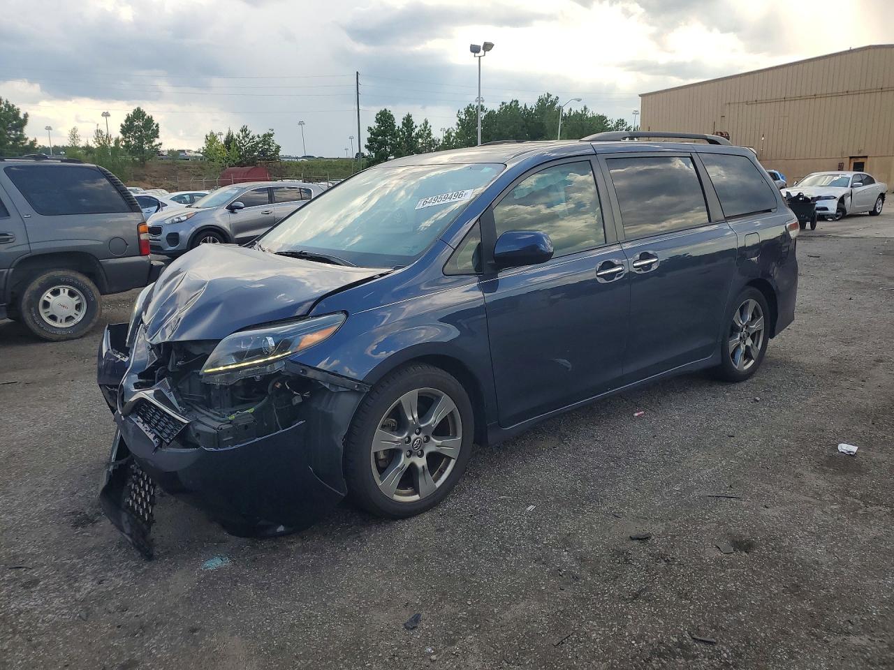 2018 TOYOTA SIENNA SE PREMIUM 8-PASSENGER