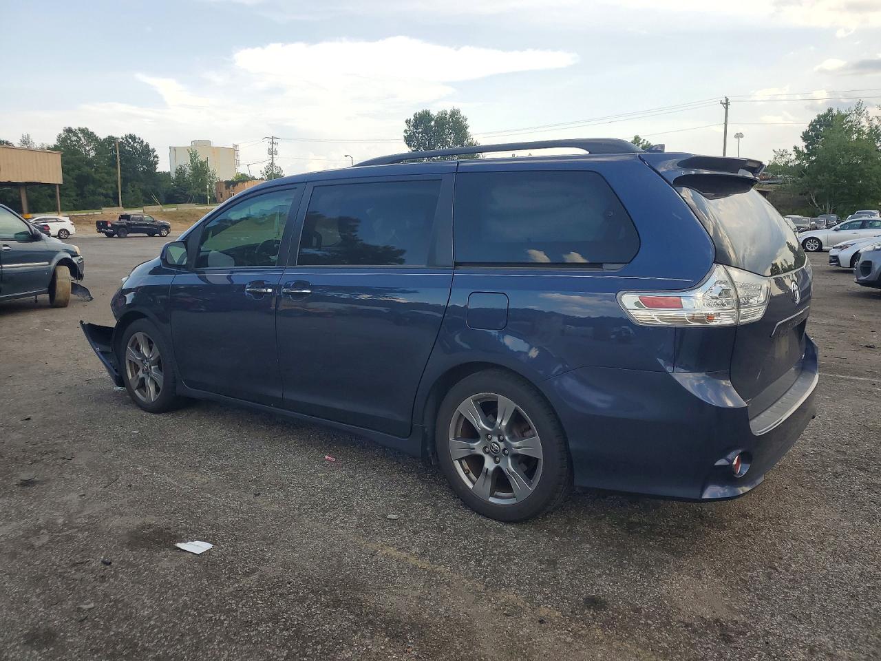 2018 TOYOTA SIENNA SE PREMIUM 8-PASSENGER — снимка 2