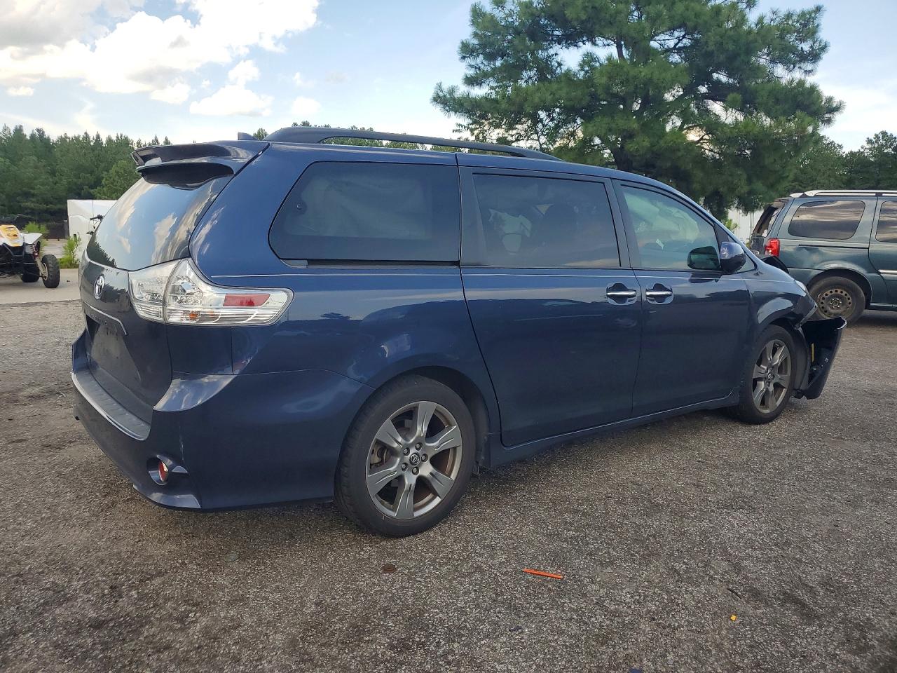 2018 TOYOTA SIENNA SE PREMIUM 8-PASSENGER — снимка 3