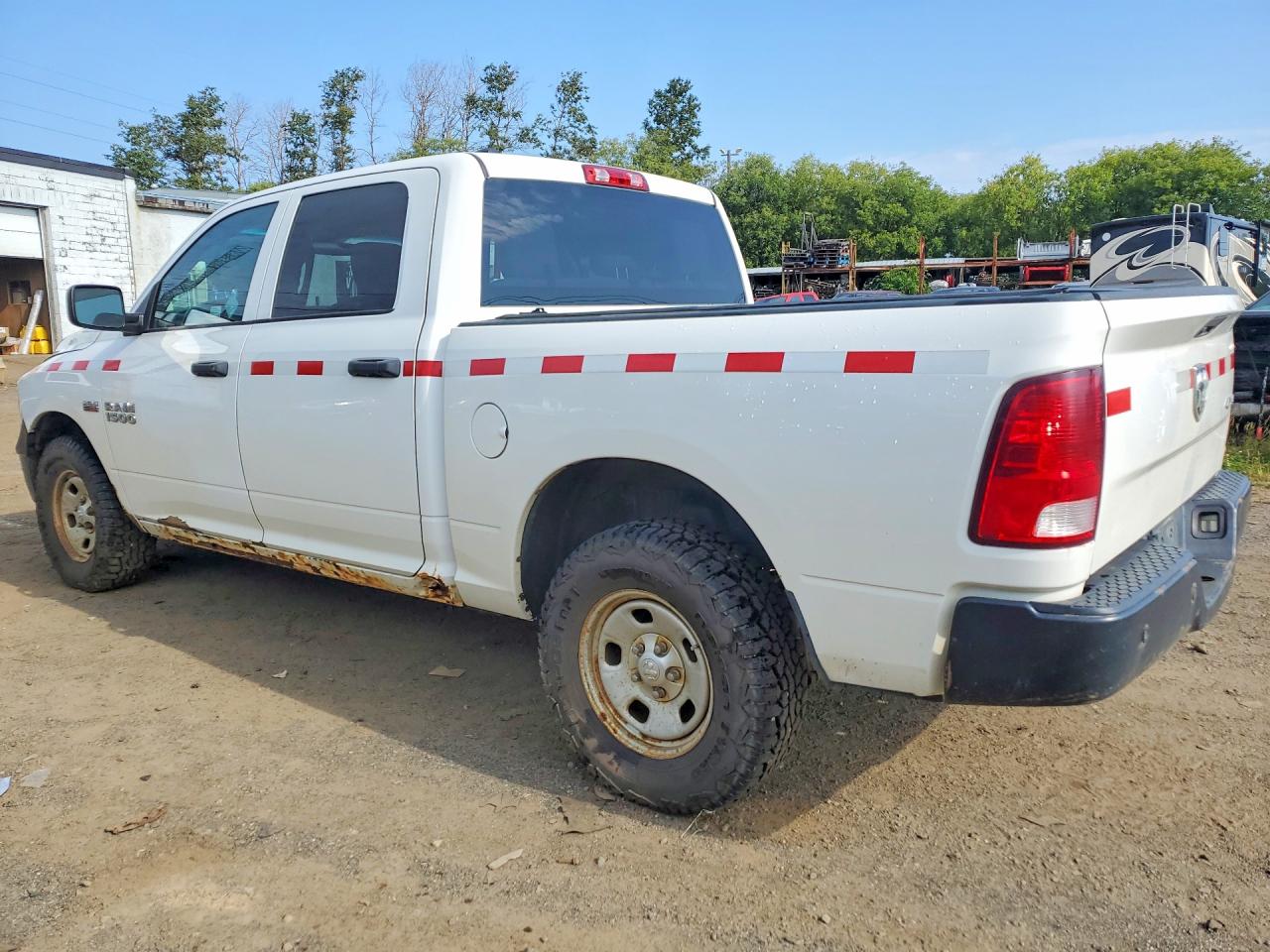 2017 RAM 1500 ST — снимка 2